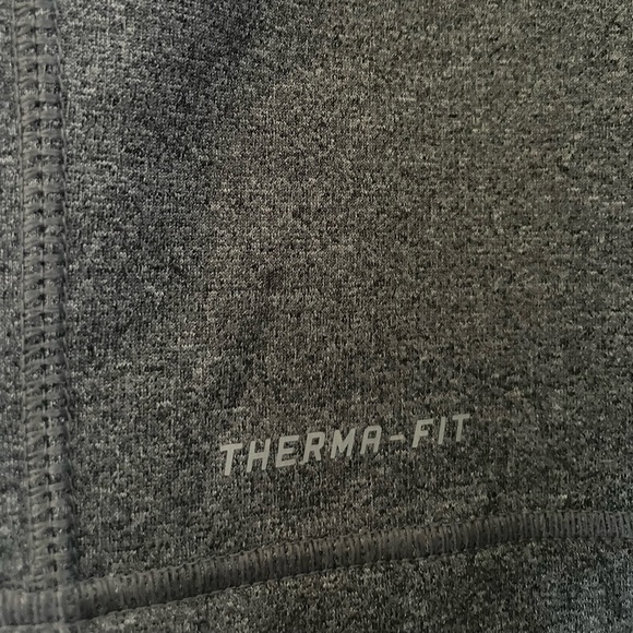 Nike therma fleece size medium. - Picture 3 of 3